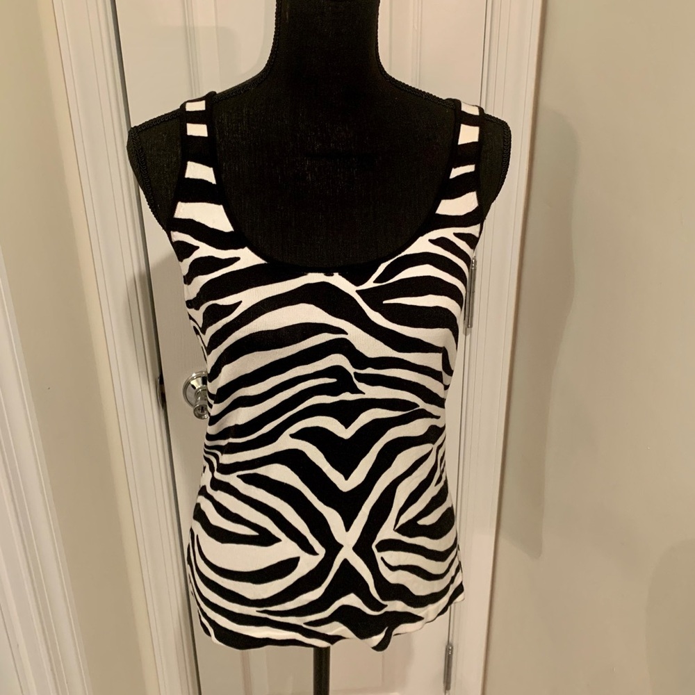 White House Black Market Black & White Knit Top, Size Medium!